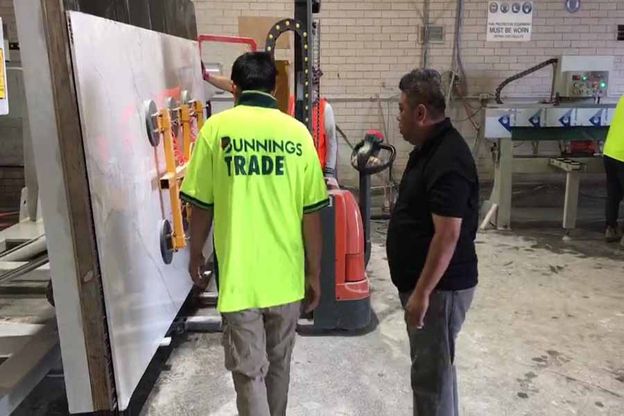 國外客戶石材加工中心客戶設備現場